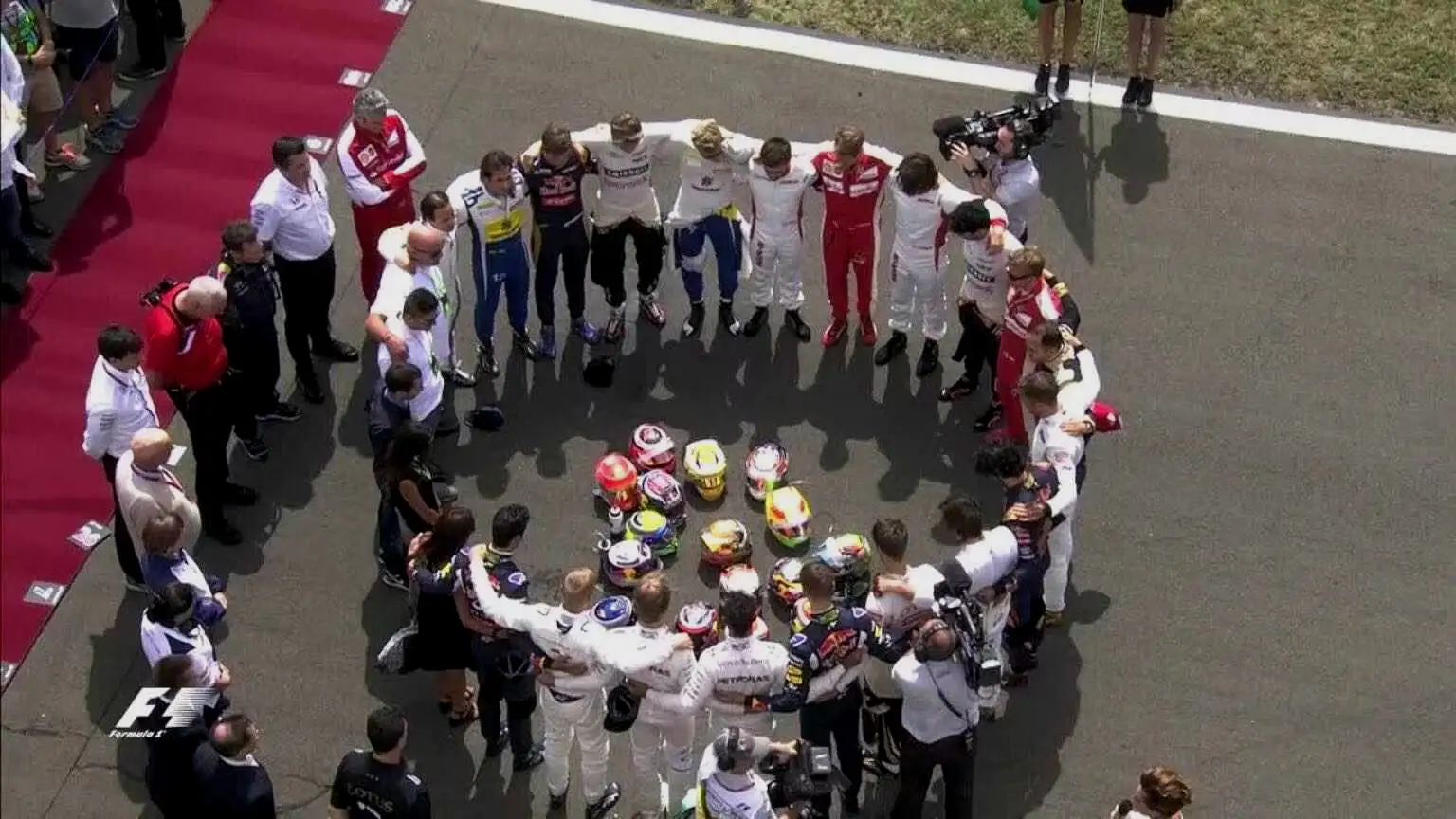 F1车手们为比安奇祈祷。