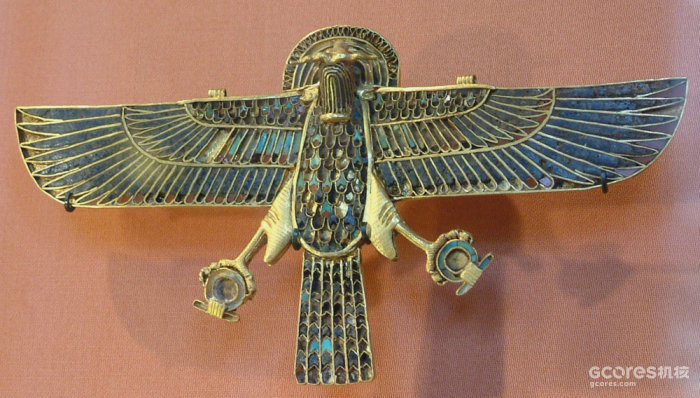 荷鲁斯神相对少见的一种形态。Horus, Louvre, Shen rings in his grasp. 图片见wikipedia