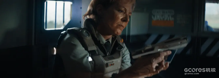 《侠盗一号》导演新片,《AI 创世者》公布最新预告 《侠盗一号》导演新片,《AI 创世者》公布最新预告