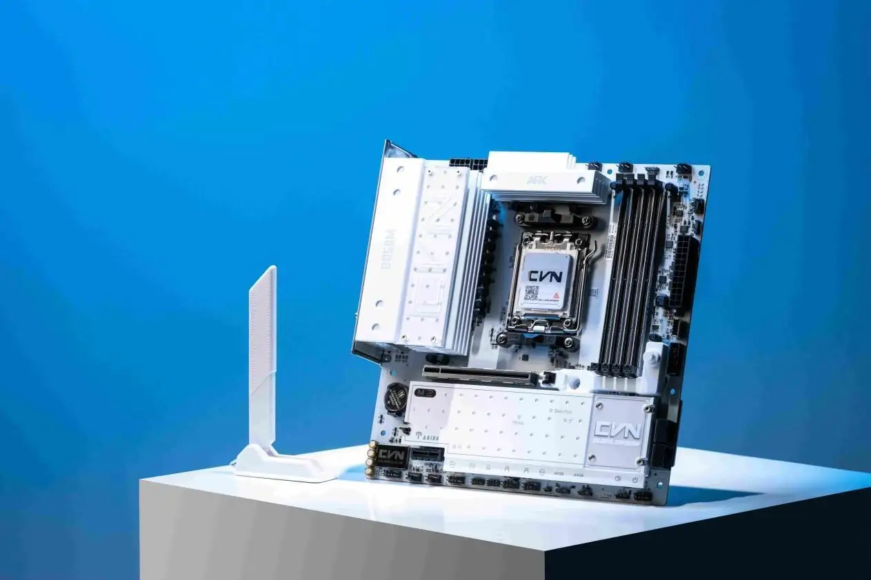 轻松驾驭X3D旗舰的甜品小钢炮：七彩虹CVN B850M ARK FROZEN V14方舟主板测评