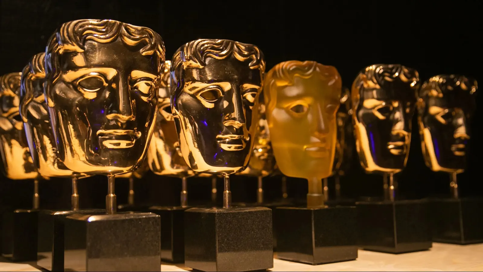 第75届英国电影学院奖获奖名单出炉，《犬之力》获最佳影片、导演两项大奖