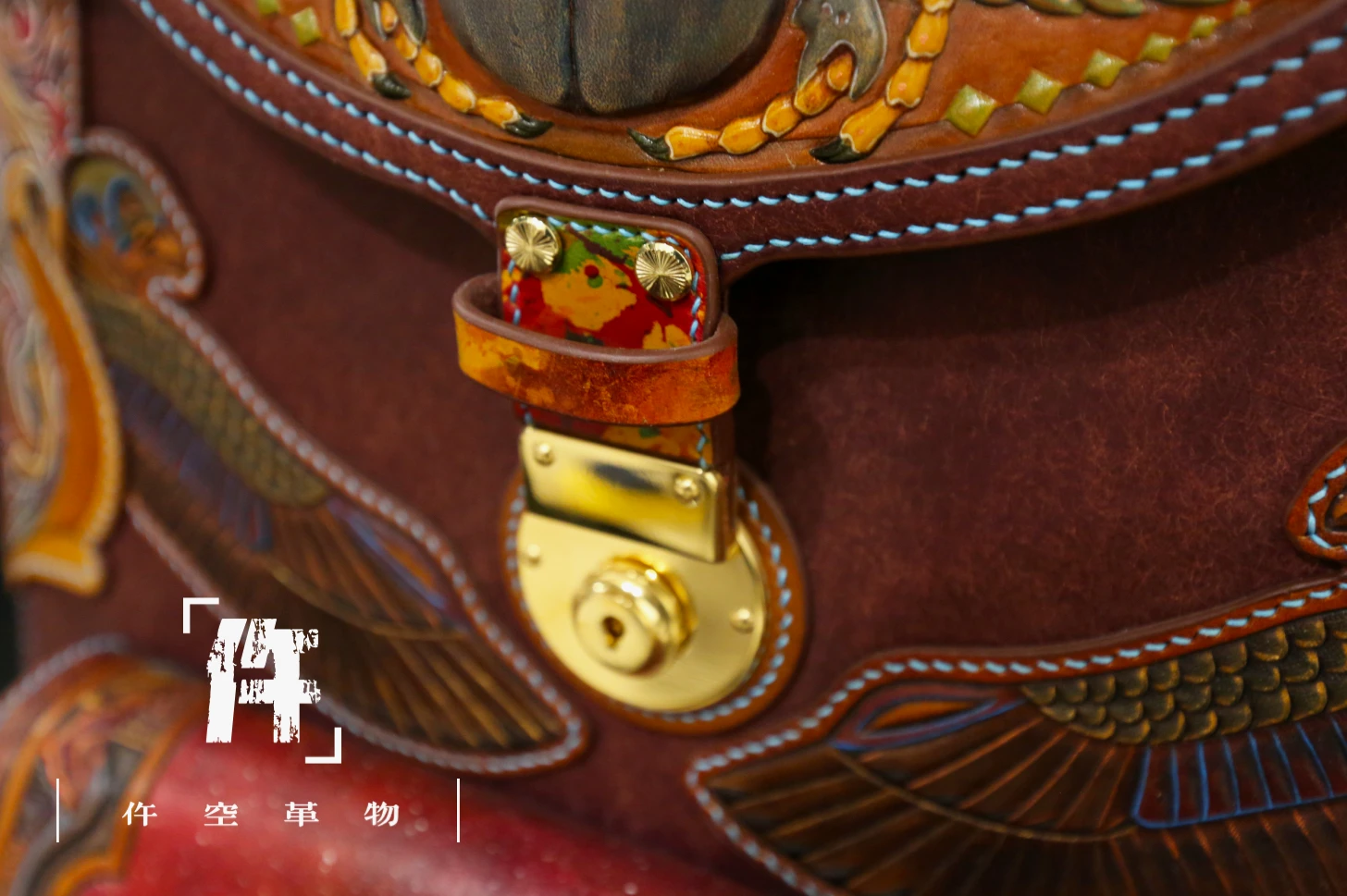 ▲. 仵空小师傅皮雕作品《行走的灵箧》