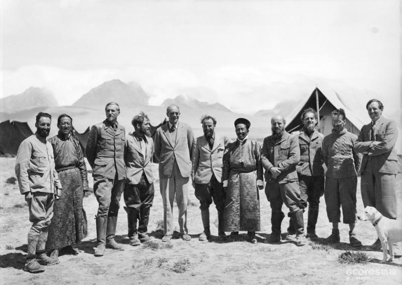 协会部分成员，1938年于锡金。左三为布鲁诺·贝格，左四为远征队队长恩斯特·舍费尔