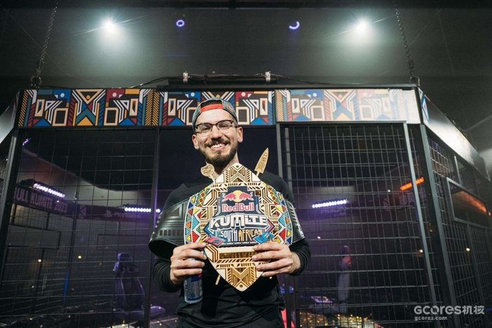 红牛杯新科冠军登基丨格斗菠萝派#138 红牛杯新科冠军登基丨格斗菠萝派#138