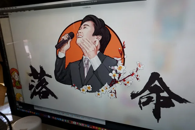 她还为其画了正常颜色的版本