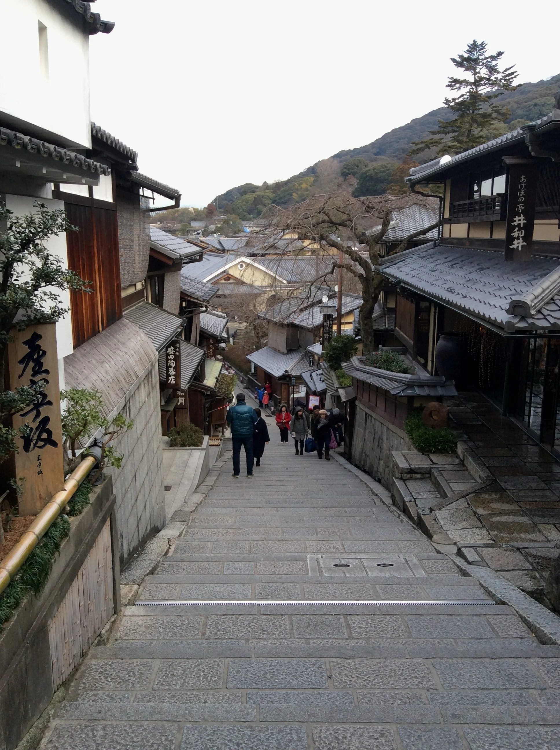 禅宁坂，因日语谐音也称“三年坂”街景