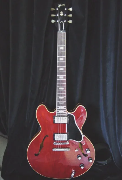 一张照片：Ed 的‘64 Gibson ES-335，Plank 于2006年6月30日在他的博客发布。（stringsreunited）[1]