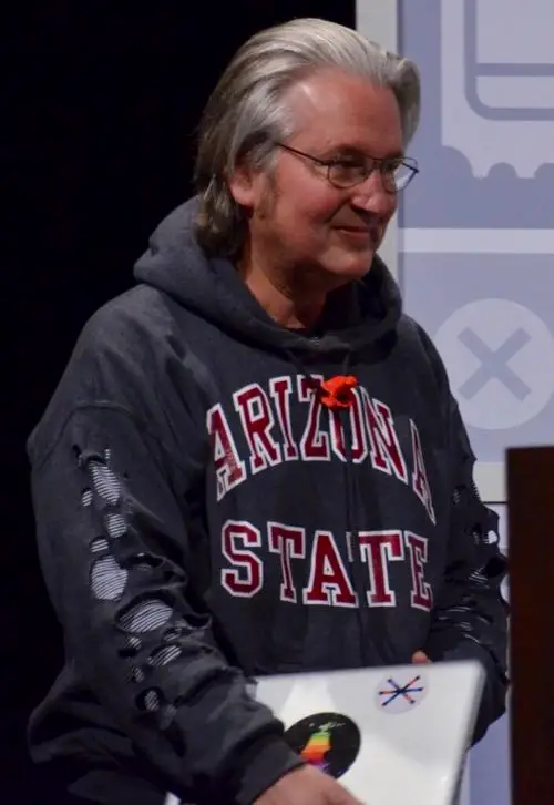 布鲁斯·斯特林（Bruce Sterling）与吉卜森合写《差分机》