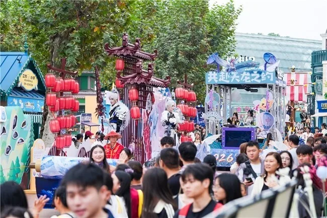 从欢乐谷到双子塔，天龙嘉年华把江湖玩出了新花样