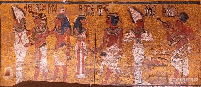 ▲图:图坦卡蒙墓室北墙的场景。左侧是图坦卡蒙与奥西里斯相拥,身后是他的卡(灵魂的一部分)。右侧是图坦卡蒙在接受开口仪式。