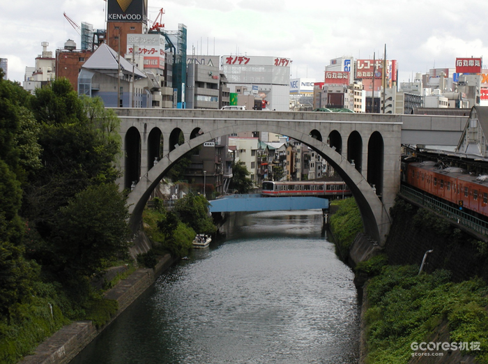 《铃芽之旅》剧情与民俗深度解读 《铃芽之旅》剧情与民俗深度解读