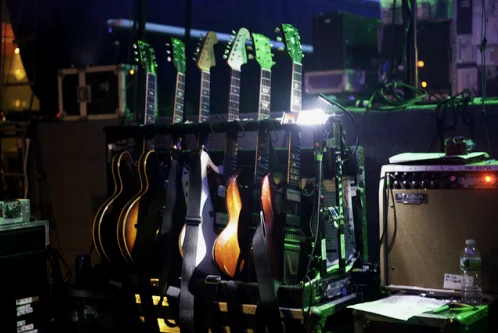 2010年 Roseland Ballroom 上的 The Mesa，作为 Thom 吉他的侧台监听使用。
