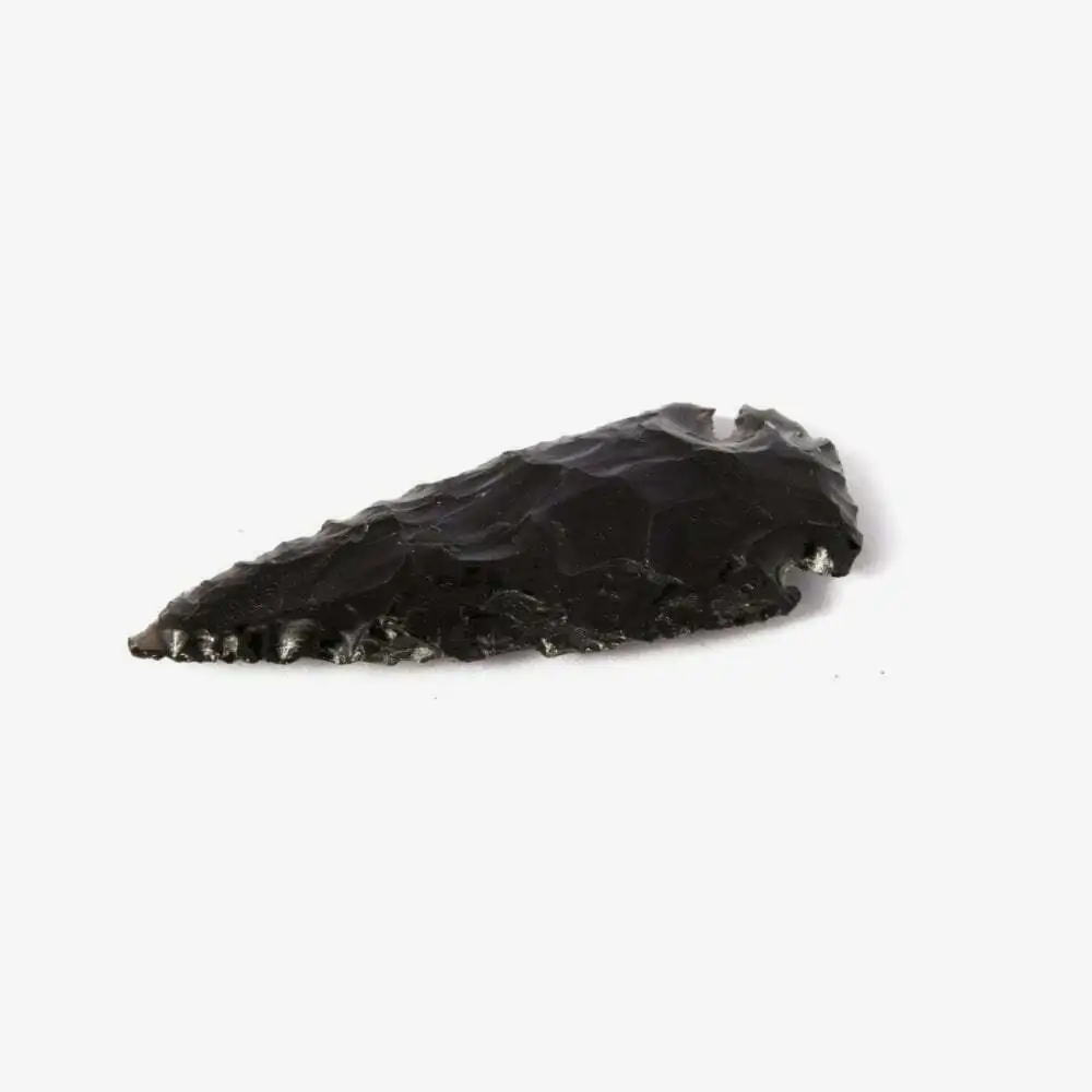 黑曜石箭头，后面的缺口并不是杀伤部，而是固定用的卡笋。