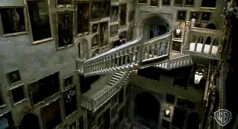 哈利波特电影里面霍格沃兹的移动楼梯