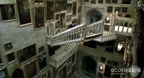 哈利波特电影里面霍格沃兹的移动楼梯