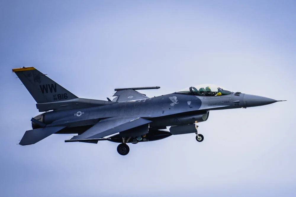 F-16CM"Fighting Falcon"