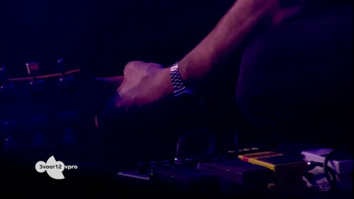 2017 Best Kept Secret 音乐节上 Jonny 的吉他效果器配置。注意 OD2上的红色胶带。