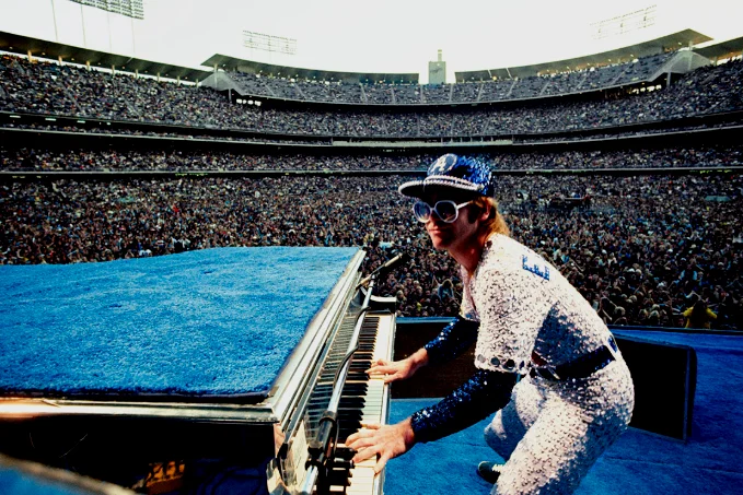 Terry O'Neill 为 Elton John 美国巡演所拍摄的照片