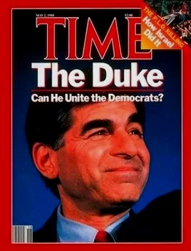 迈克尔·杜卡基斯(Michael Dukakis)，美国人，出生于马萨诸塞州布鲁克林。曾就读于哈佛大学，是美国民主党成员。曾任马萨诸塞州州长(1975年-1979年，1983年-1989年)，是马萨诸塞州在任时间最长、政绩最卓著的州长之一。