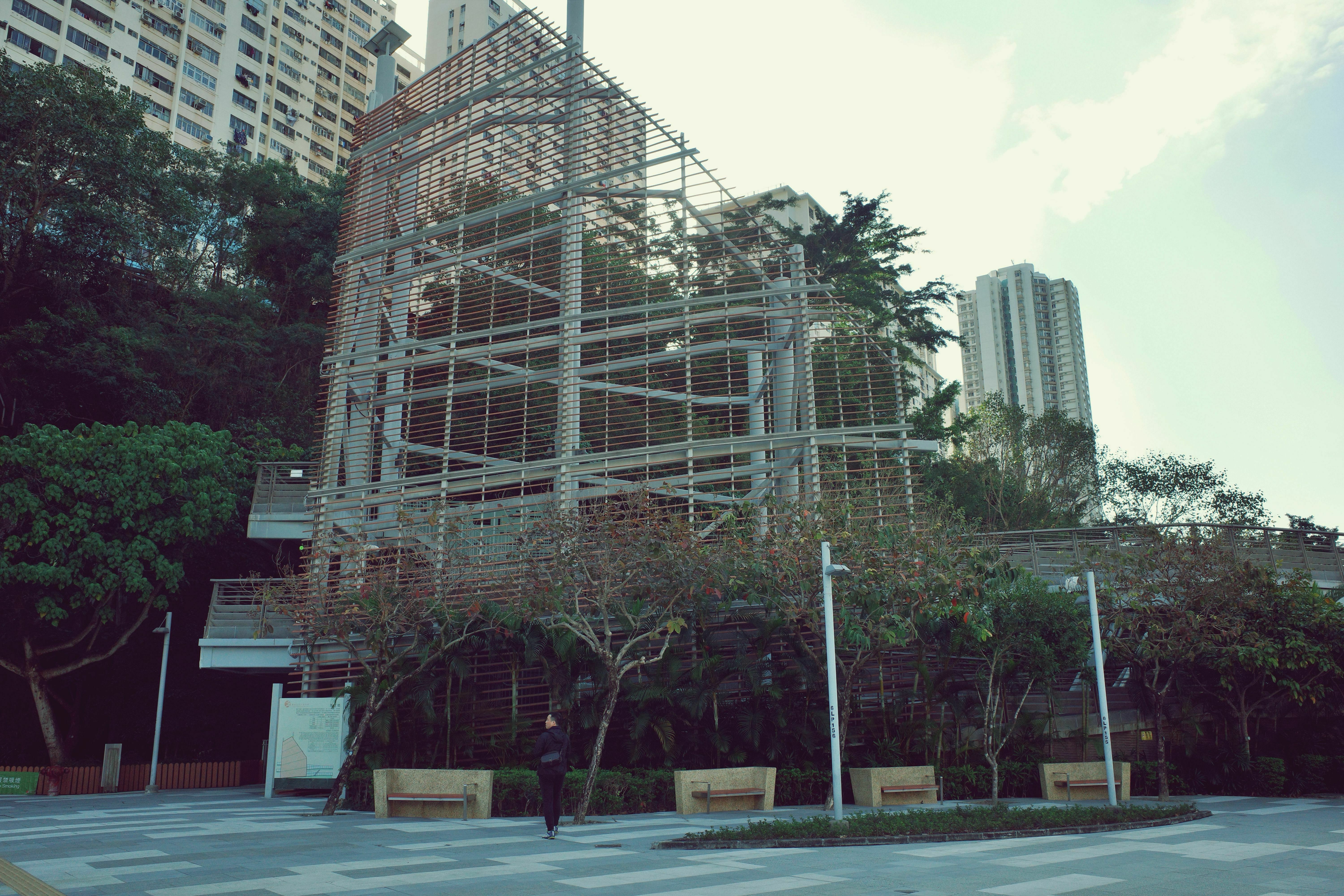 “风之塔”设计灵感大概来源于帆船的形状，虽然其造型与帆船的形象有所呼应，但从视觉感官上来看，它的形态有些难以明确分类。