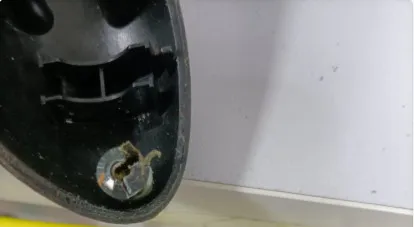 生锈螺丝取不下来，没办法，电钻直接加大力度把模具破坏了