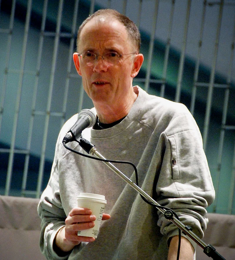 威廉.吉布斯（William Gibson）被誉为“赛博朋克之父”“蒸汽朋克之父“