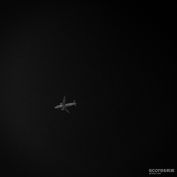 “飞机啊。”