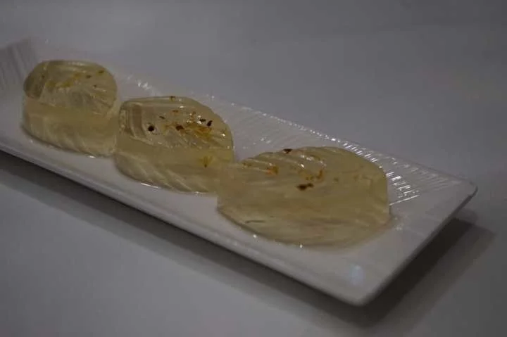 水晶桂花糕 不知怎么做的 但很好吃