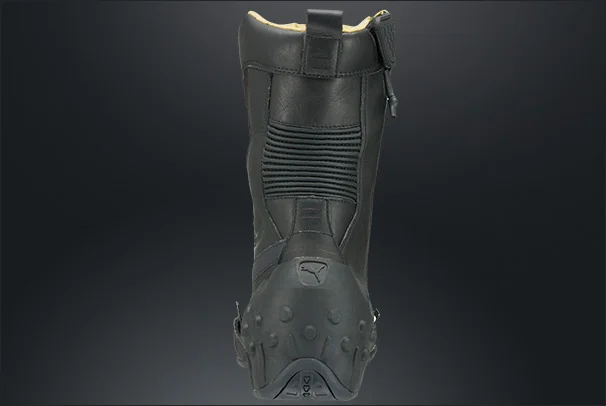 PUMA Sneaking Boots 售价：60000日元（约3162元人民币）