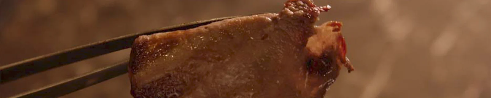 深夜放毒请注意：世界首部烤肉电影《肉在燃烧》预告公布