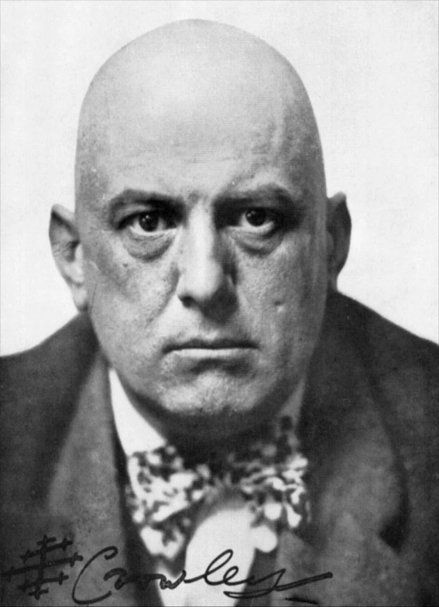 阿莱斯特·克劳利（Aleister Crowley），英国玄学者，东方圣殿教团英国分团领袖，传说曾经联系过希特勒