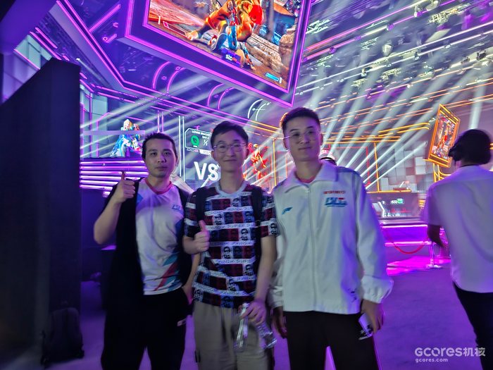 铜墙铁壁!Kakeru斩获Gamers8《街霸6》冠军丨格斗菠萝派#141 铜墙铁壁!Kakeru斩获Gamers8《街霸6》冠军丨格斗菠萝派#141