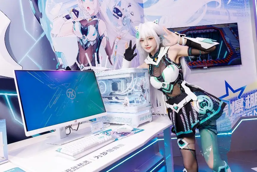 ROG玩创宇宙降临BW2026 华硕主板解锁次元超新星
