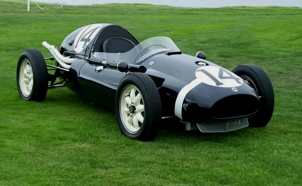 F1历史上第一辆中置引擎赛车T43，帮助Cooper(库伯）车队夺得1959、1960两届F1冠军。
