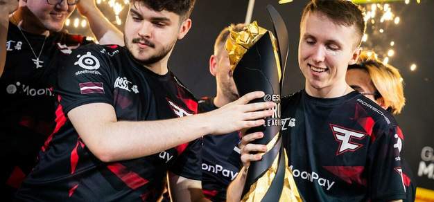 恭喜FaZe Clan获得EPL 17赛季冠军，达成英特尔大满贯成就