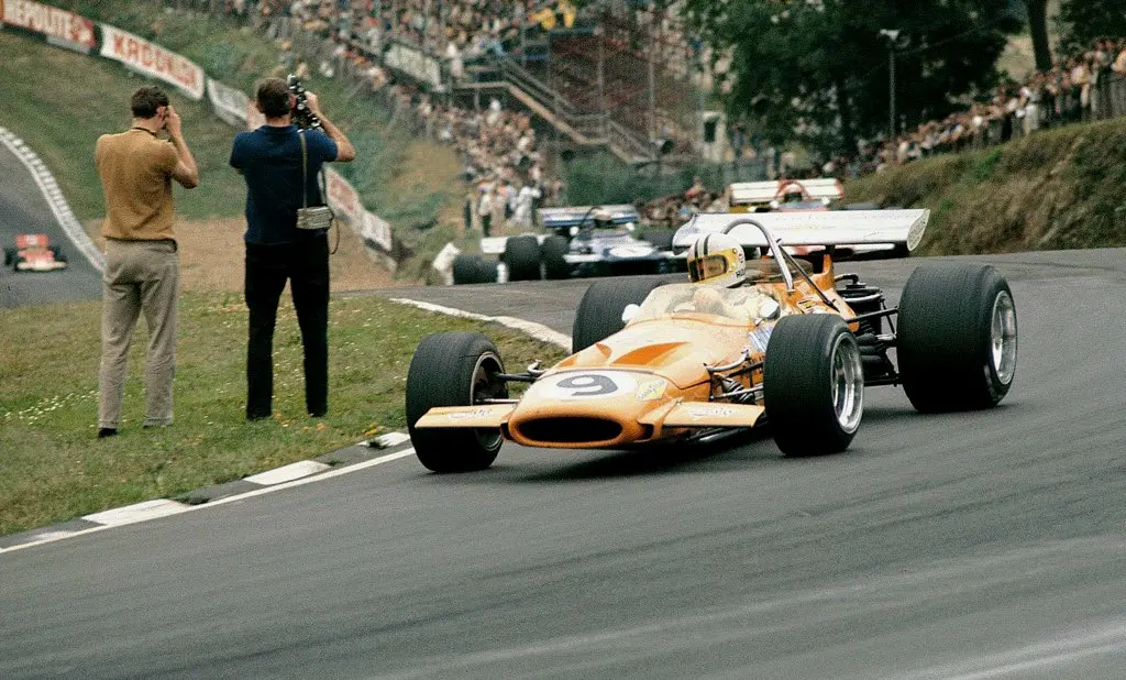 1970年，布鲁斯·迈凯伦驾驶Mclaren M14A。