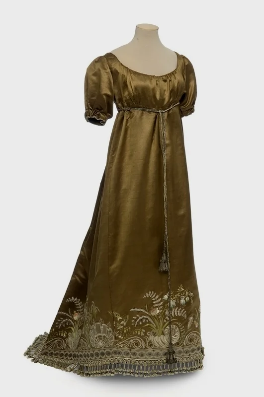 Robe, 1810 (Les Arts Décoratifs)