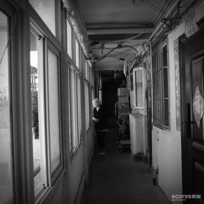 逐层勘探。