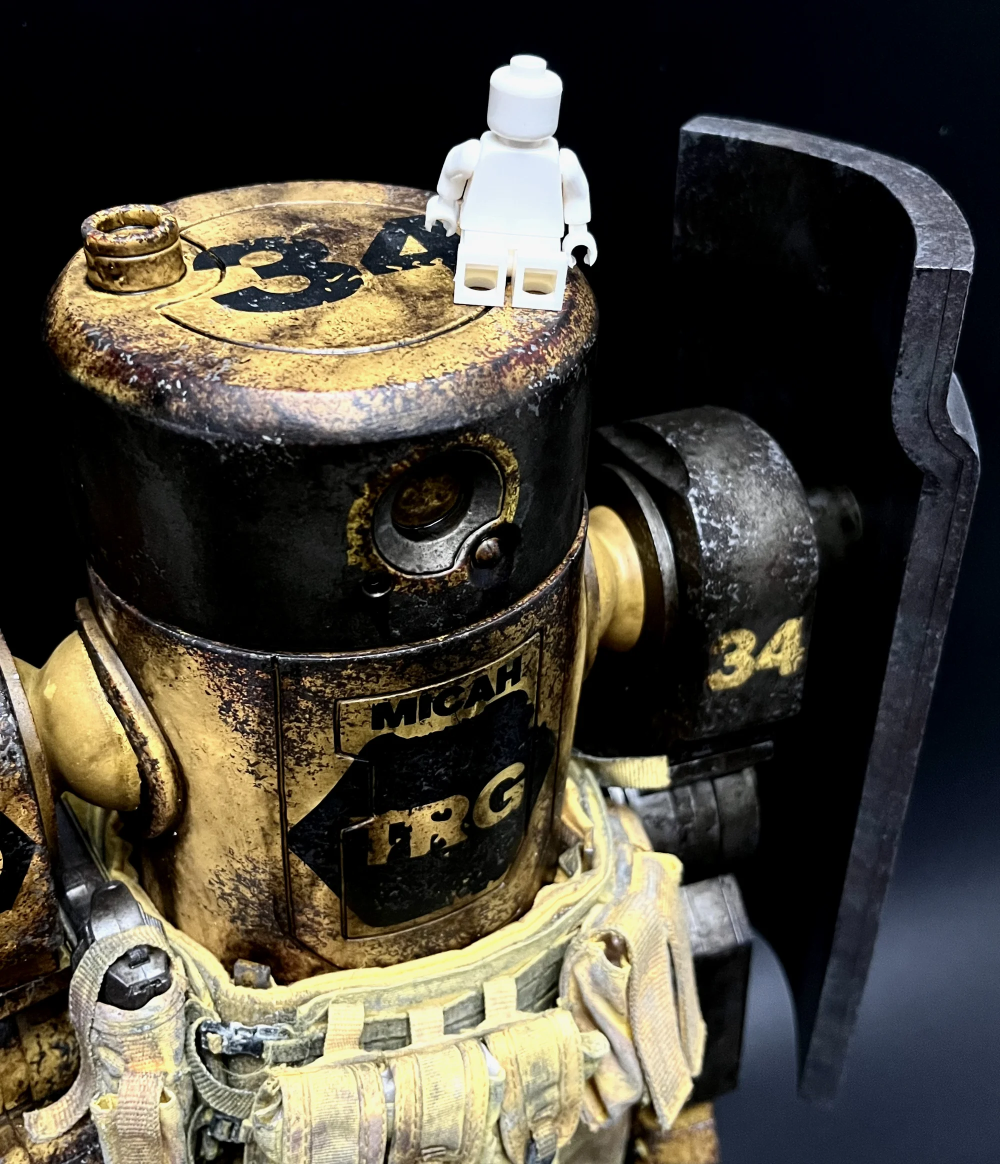 ThreeA 1/6 EMGY Caesar 今日带来EMGY合集的最后一款“大家伙”1/6 凯撒。... | 机组 | 机核 GCORES