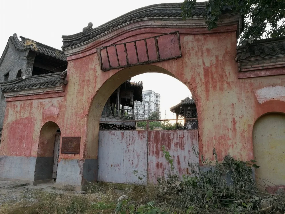 今天的“明清风情街”正门