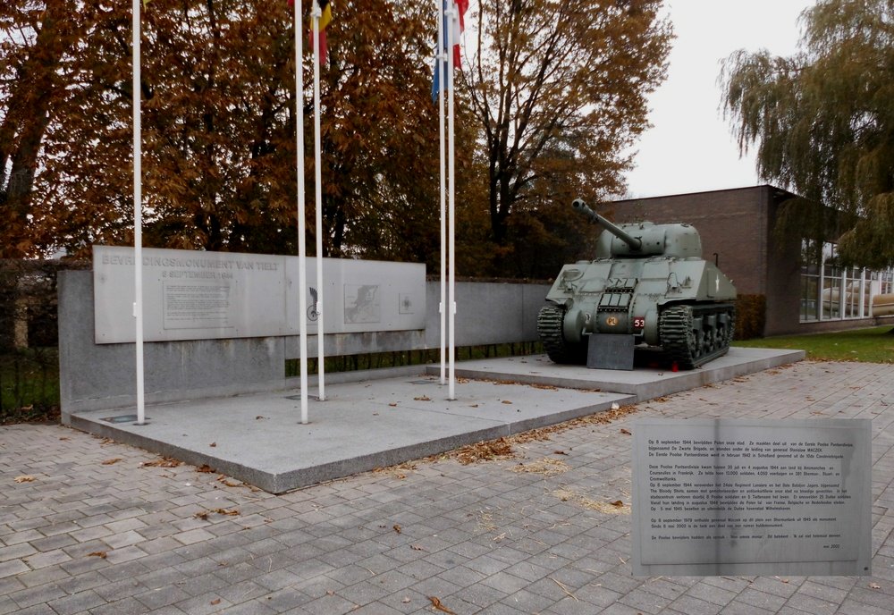 有关波兰第一装甲师的纪念性建筑