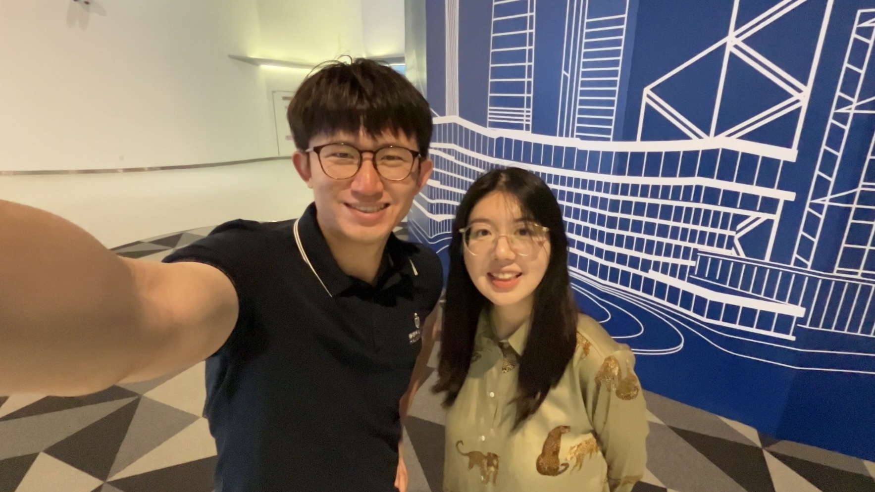 2025年5月26日，两位作者于香港科技大学（广州），这是他们三年来第一次线下会面
