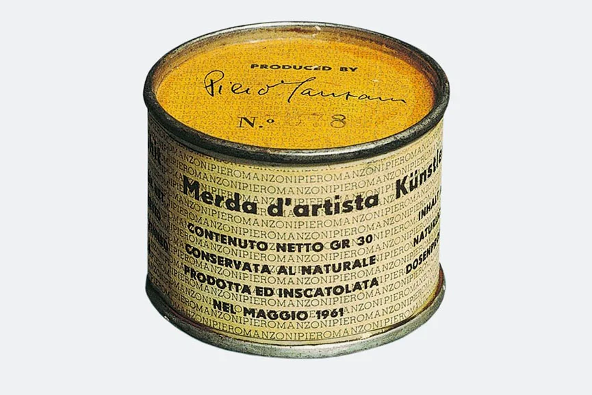 1961年《艺术家的屎》Piero Manzoni。90罐30克装艺术家新鲜罐装的屎。《北野武的挑战状》也没有这么干过。