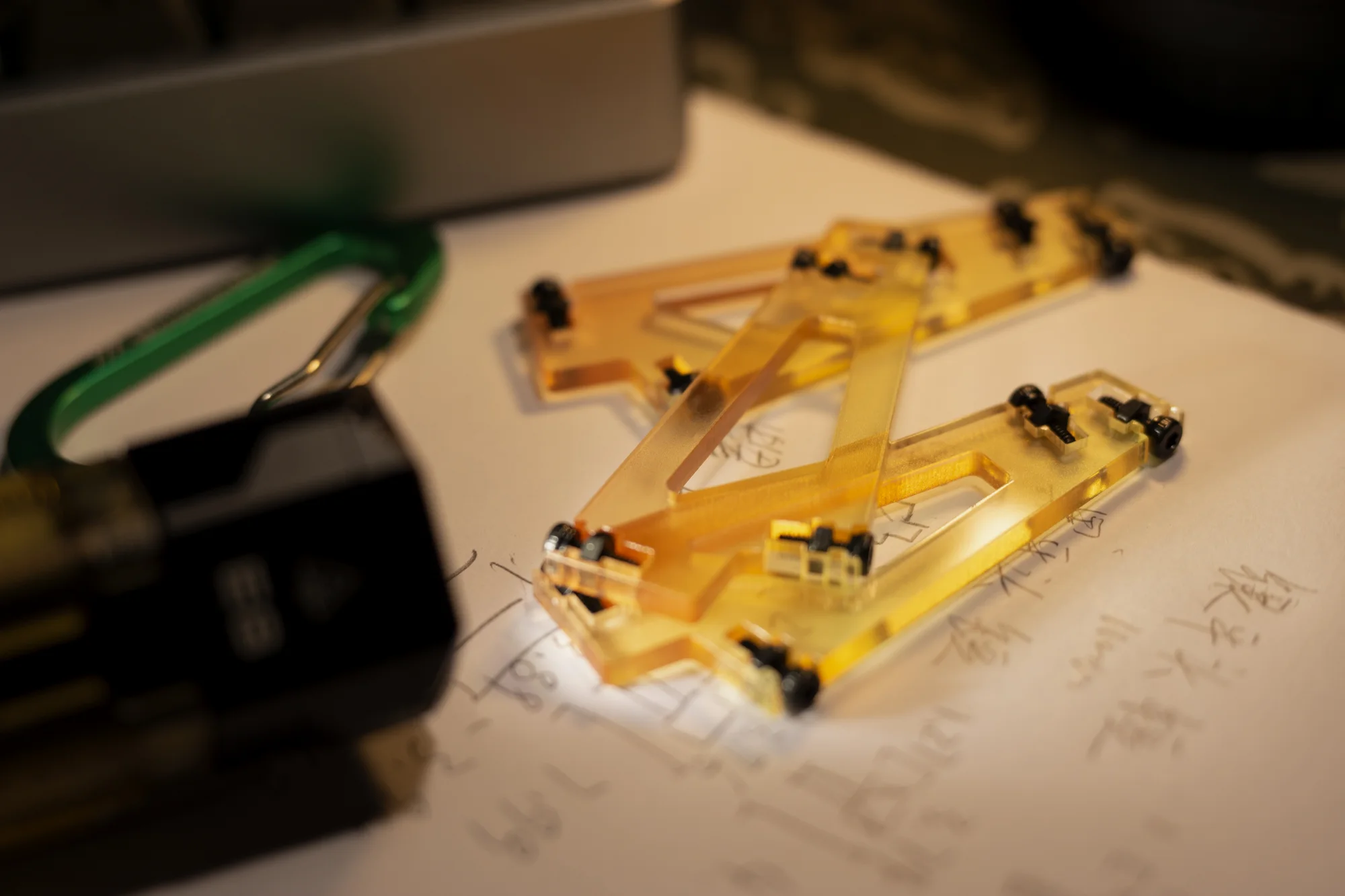 一时兴起做了黄色渐变，效果很好，但是想想没那么百搭了。