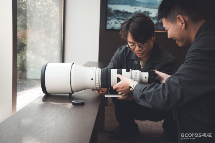 正好看到他们在测试跟BF同时发布的300-600 f4