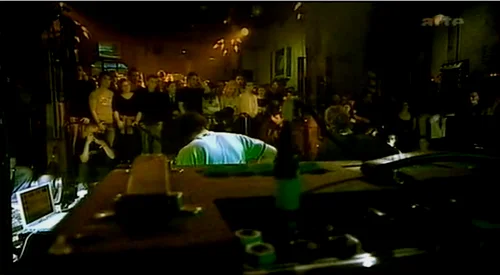 一张图片：Radiohead 在 Le Reservoir 的演出中用的90年代 AC30TB。Jonny 只用“Normal”频道。