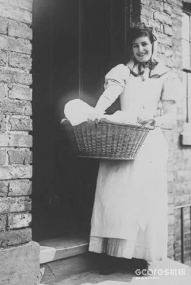 女仆如何从19世纪的家政服务人员变成“二次元至宝”? 女仆如何从19世纪的家政服务人员变成“二次元至宝”?