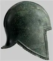 和科林斯头盔同时代的伊利里亚盔，可能是从凯格尔盔发展来的，主要发现于巴尔干西部的伊利里亚地区。头盔的脸部完全敞开，但是仍然会影响听力。
