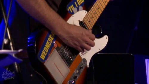 Jonny 在2012 ACO Underground 表演 Electric Counterpoint 时这张琴的照片。