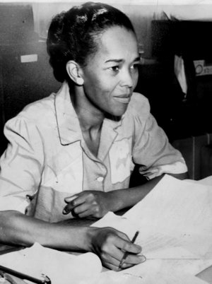 全国有色人种促进会哈特菲尔德代表埃拉·贝克。1960年4月15日，在“学生非暴力协调委员会”的成立仪式上，她发表了“不仅仅为了汉堡包”的演讲，演讲中她表示：“挑战整个社会结构，而不仅仅是为了在餐馆里实现平等。”